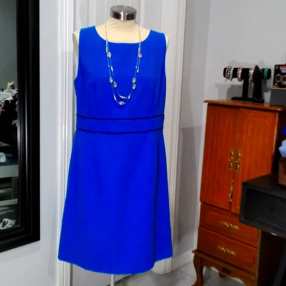 Kasper women's crew neck sleeveless blue dress - Picture 1 of 9